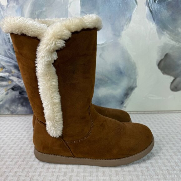 Cat & Jack Brown Suede Winter Boots womens Size 5 - Picture 2 of 9